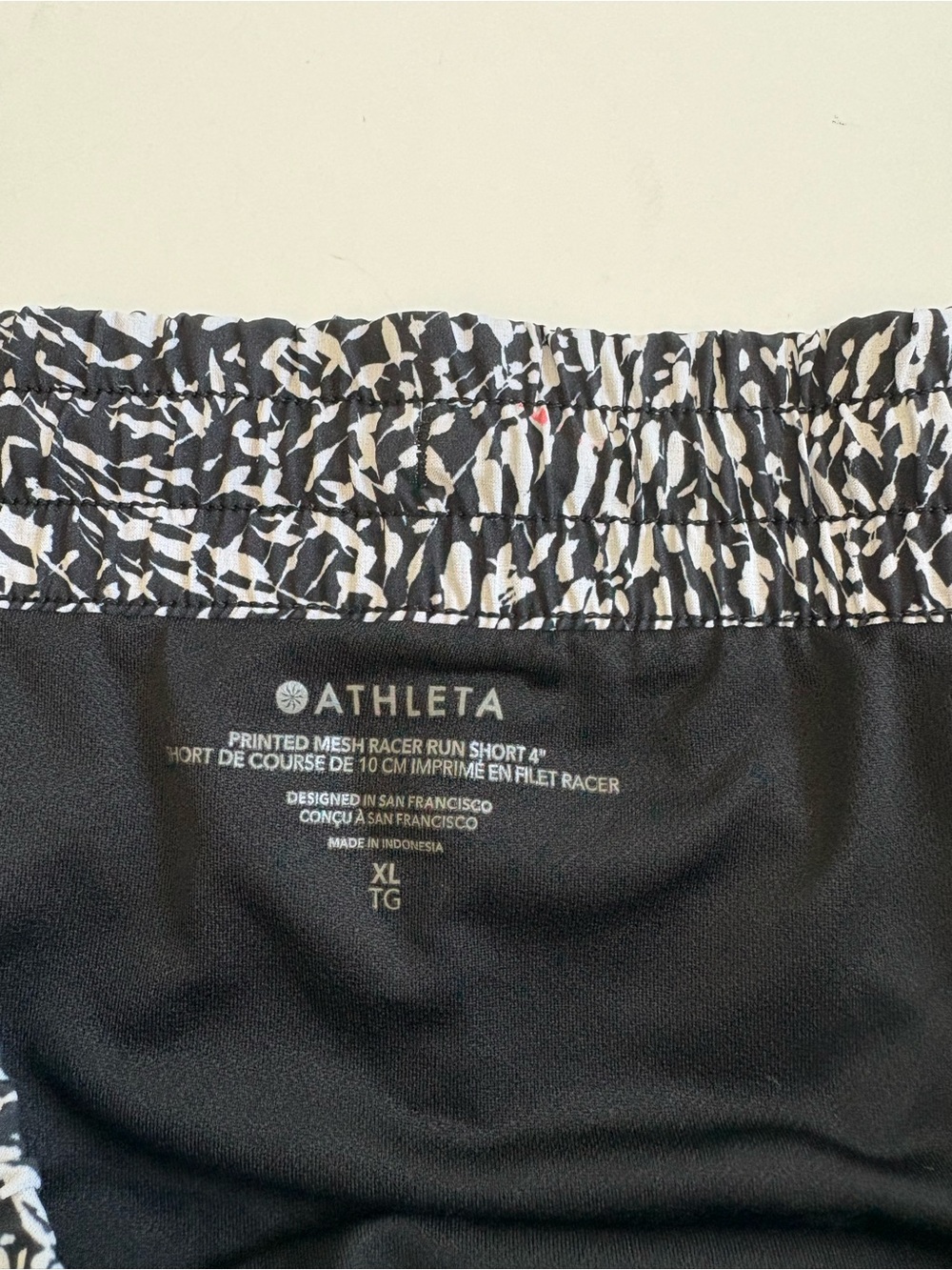 Athleta Printed Mesh Racer Run Shorts Black White Size XL 4” - Picture 4 of 11